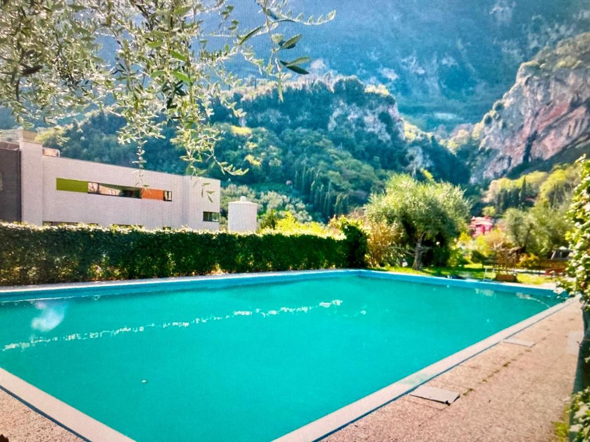 Appartamento Peppino Mit Seeblick Und Pool Riva del Garda Dış mekan fotoğraf