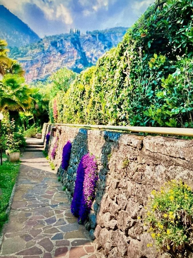 Appartamento Peppino Mit Seeblick Und Pool Riva del Garda Dış mekan fotoğraf